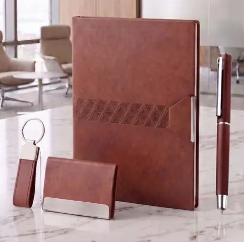 Dash-Embossed 4-in-1 Gift Set — Burgundy