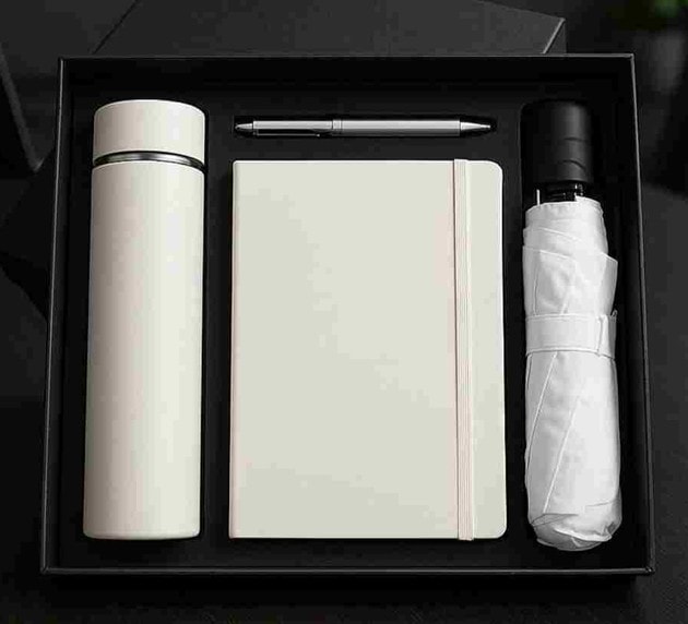 Ivory Travel Gift Set with Umbrella